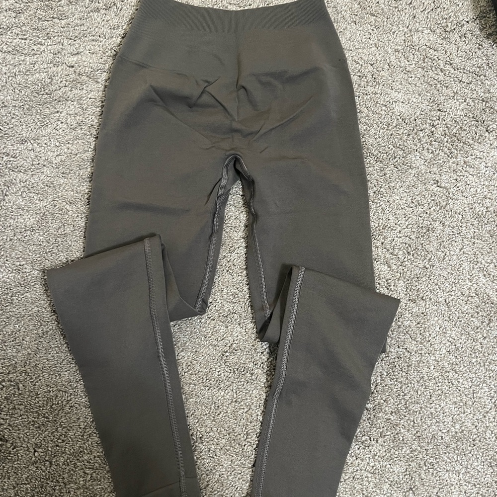 Alphalete leggings
